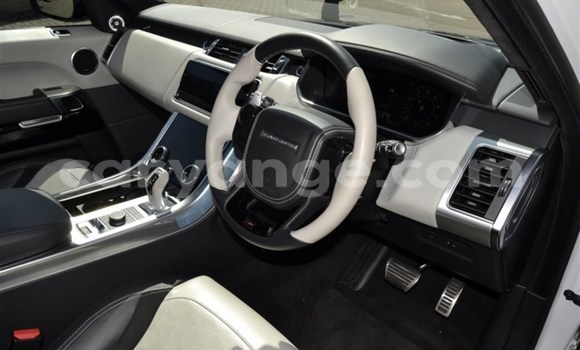 Buy Used Land Rover Discovery Sport White Car in Grootfontein in Namibia Buy Used Land Rover Discovery Sport White Car in Grootfontein in Namibia
