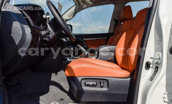 Acheter Import Voiture Toyota Land Cruiser Blanc à Import - Dubai, Namibie Acheter Import Voiture Toyota Land Cruiser Blanc à Import - Dubai, Namibie