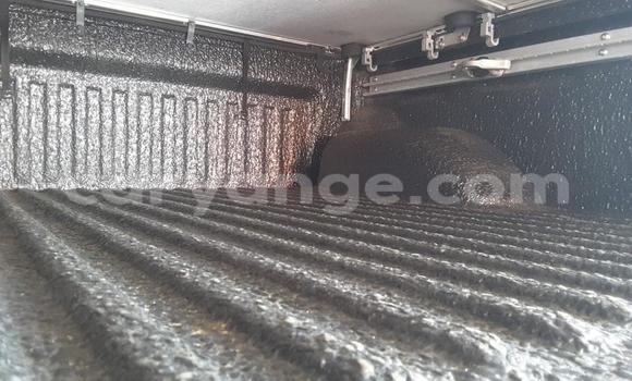 Acheter Occasion Voiture Nissan Navara Gris à Windhoek, Namibie Acheter Occasion Voiture Nissan Navara Gris à Windhoek, Namibie