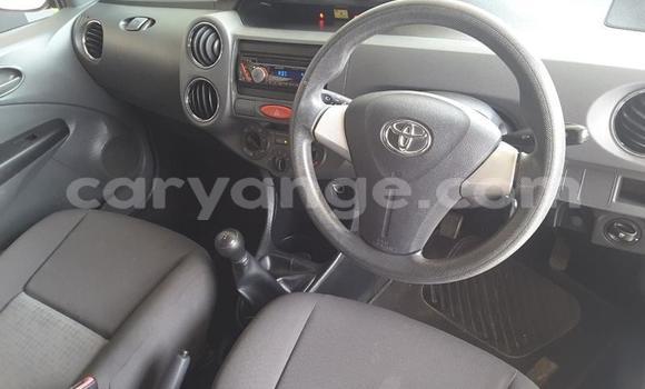 Acheter Occasion Voiture Toyota Etios Gris à Windhoek, Namibie Acheter Occasion Voiture Toyota Etios Gris à Windhoek, Namibie