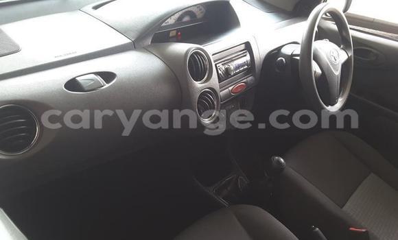 Acheter Occasion Voiture Toyota Etios Gris à Windhoek, Namibie Acheter Occasion Voiture Toyota Etios Gris à Windhoek, Namibie