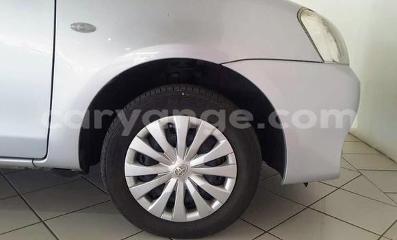 Acheter Occasion Voiture Toyota Etios Gris à Windhoek, Namibie Acheter Occasion Voiture Toyota Etios Gris à Windhoek, Namibie