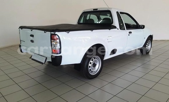 Acheter Occasion Voiture Ford Pickup Blanc à Windhoek, Namibie Acheter Occasion Voiture Ford Pickup Blanc à Windhoek, Namibie