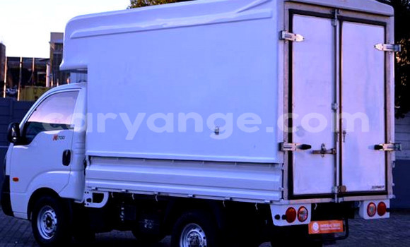 Acheter Occasion Voiture Kia K7 Blanc à Leonardville, Omaheke Acheter Occasion Voiture Kia K7 Blanc à Leonardville, Omaheke