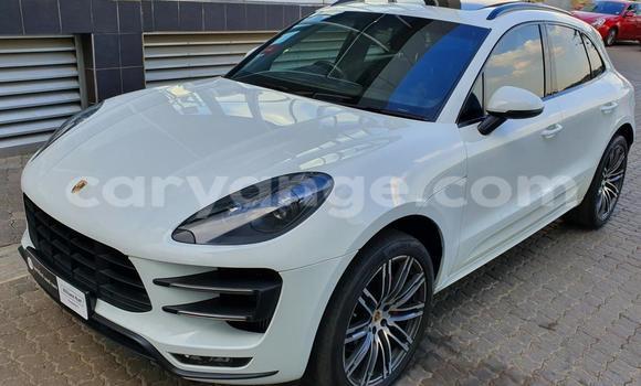 Buy Used Porsche Macan White Car in Karasburg in Karas