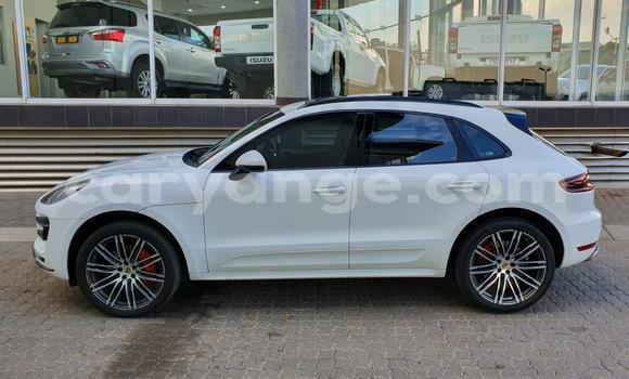 Acheter Occasion Voiture Porsche Macan Blanc à Karasburg, Karas Acheter Occasion Voiture Porsche Macan Blanc à Karasburg, Karas