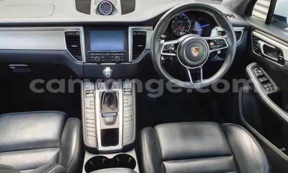 Acheter Occasion Voiture Porsche Macan Blanc à Karasburg, Karas Acheter Occasion Voiture Porsche Macan Blanc à Karasburg, Karas