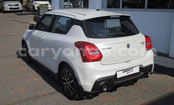 Acheter Occasion Voiture Suzuki Swift Blanc à Gobabis, Omaheke Acheter Occasion Voiture Suzuki Swift Blanc à Gobabis, Omaheke