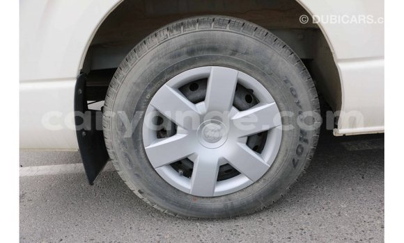 Acheter Import Voiture Toyota 4Runner Blanc à Import - Dubai, Namibie Acheter Import Voiture Toyota 4Runner Blanc à Import - Dubai, Namibie