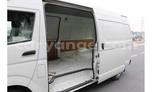 Acheter Import Voiture Toyota 4Runner Blanc à Import - Dubai, Namibie Acheter Import Voiture Toyota 4Runner Blanc à Import - Dubai, Namibie