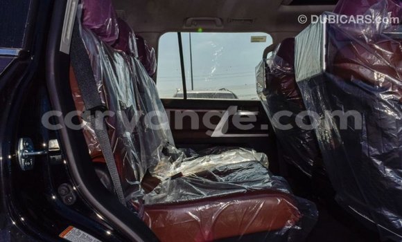 Acheter Import Voiture Toyota Land Cruiser Noir à Import - Dubai, Namibie Acheter Import Voiture Toyota Land Cruiser Noir à Import - Dubai, Namibie