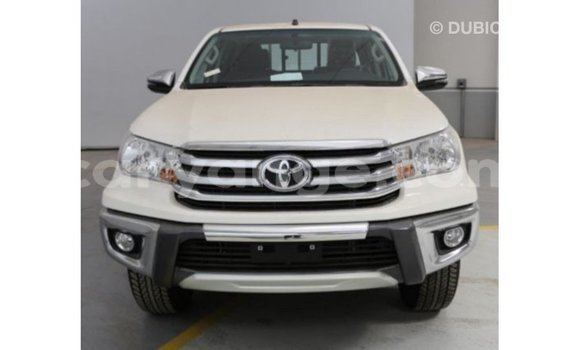 Acheter Import Voiture Toyota Hilux Blanc à Import - Dubai, Namibie Acheter Import Voiture Toyota Hilux Blanc à Import - Dubai, Namibie