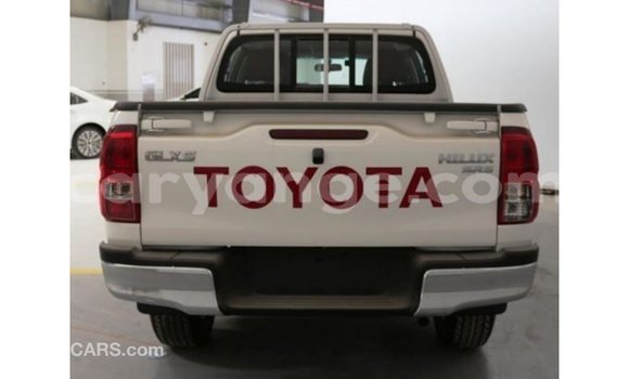 Acheter Import Voiture Toyota Hilux Blanc à Import - Dubai, Namibie Acheter Import Voiture Toyota Hilux Blanc à Import - Dubai, Namibie