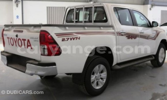 Acheter Import Voiture Toyota Hilux Blanc à Import - Dubai, Namibie Acheter Import Voiture Toyota Hilux Blanc à Import - Dubai, Namibie