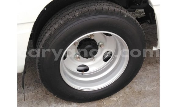 Acheter Import Voiture Toyota Coaster Blanc à Import - Dubai, Namibie Acheter Import Voiture Toyota Coaster Blanc à Import - Dubai, Namibie