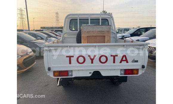 Buy Import Toyota Land Cruiser White Car in Import - Dubai in Namibia Buy Import Toyota Land Cruiser White Car in Import - Dubai in Namibia