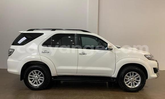 Acheter Occasion Voiture Toyota Fortuner Blanc à Karasburg, Karas Acheter Occasion Voiture Toyota Fortuner Blanc à Karasburg, Karas