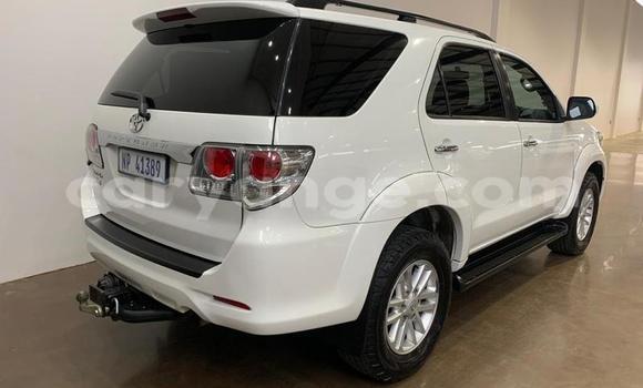 Acheter Occasion Voiture Toyota Fortuner Blanc à Karasburg, Karas Acheter Occasion Voiture Toyota Fortuner Blanc à Karasburg, Karas
