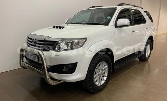 Acheter Occasion Voiture Toyota Fortuner Blanc à Karasburg, Karas Acheter Occasion Voiture Toyota Fortuner Blanc à Karasburg, Karas