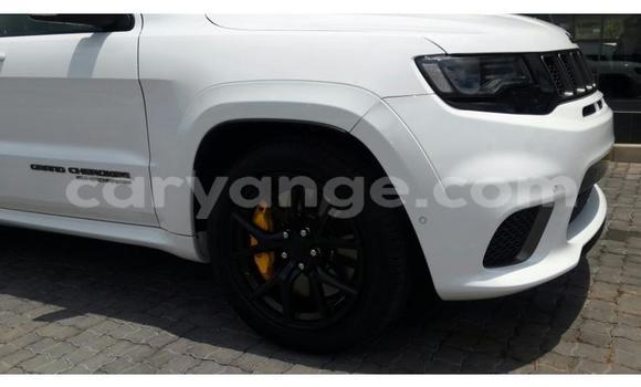 Acheter Occasion Voiture Jeep Grand Cherokee Blanc à Windhoek, Namibie Acheter Occasion Voiture Jeep Grand Cherokee Blanc à Windhoek, Namibie