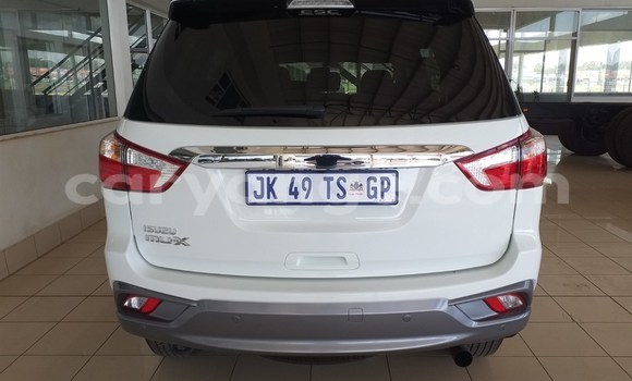 Buy Used Isuzu MU-X White Car in Henties Bay in Erongo Buy Used Isuzu MU-X White Car in Henties Bay in Erongo