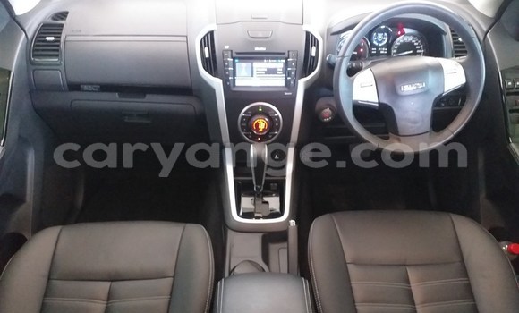 Buy Used Isuzu MU-X White Car in Henties Bay in Erongo Buy Used Isuzu MU-X White Car in Henties Bay in Erongo