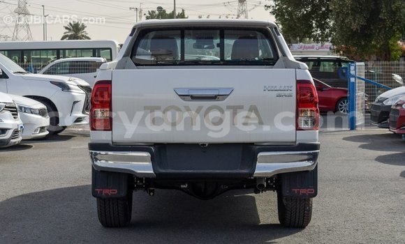 Acheter Import Voiture Toyota Hilux Blanc à Import - Dubai, Namibie Acheter Import Voiture Toyota Hilux Blanc à Import - Dubai, Namibie