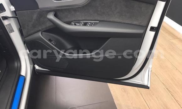 Acheter Occasion Voiture Audi Q8 Blanc à Swakopmund, Namibie Acheter Occasion Voiture Audi Q8 Blanc à Swakopmund, Namibie