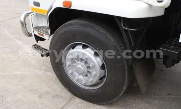 Acheter Occasion Utilitaire Mitsubishi L400 Blanc à Windhoek, Namibie Acheter Occasion Utilitaire Mitsubishi L400 Blanc à Windhoek, Namibie