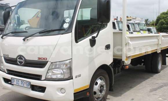 Buy Used Hino 300 Series White Truck in Windhoek in Namibia Buy Used Hino 300 Series White Truck in Windhoek in Namibia