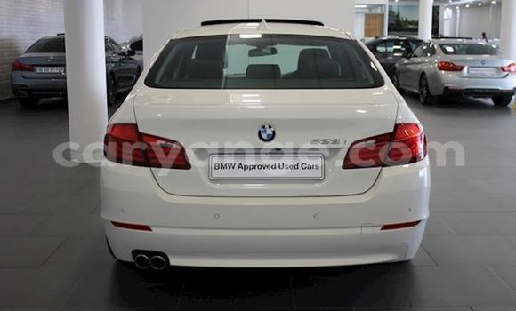 Acheter Occasion Voiture BMW 5–Series Blanc à Windhoek, Namibie Acheter Occasion Voiture BMW 5–Series Blanc à Windhoek, Namibie