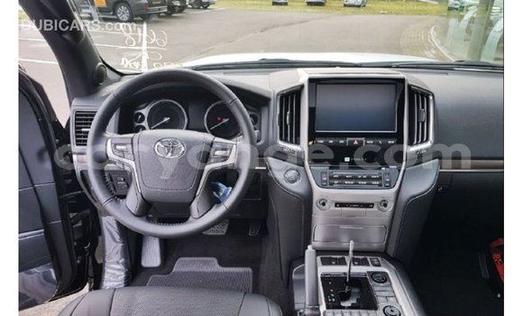 Acheter Import Voiture Toyota Land Cruiser Noir à Import - Dubai, Namibie Acheter Import Voiture Toyota Land Cruiser Noir à Import - Dubai, Namibie