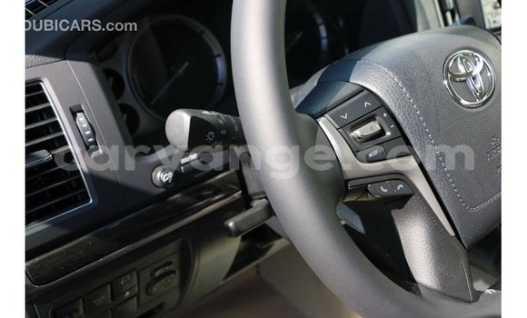 Acheter Import Voiture Toyota Land Cruiser Noir à Import - Dubai, Namibie Acheter Import Voiture Toyota Land Cruiser Noir à Import - Dubai, Namibie