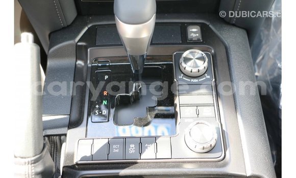 Acheter Import Voiture Toyota Land Cruiser Noir à Import - Dubai, Namibie Acheter Import Voiture Toyota Land Cruiser Noir à Import - Dubai, Namibie