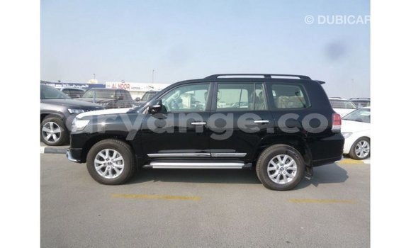 Acheter Import Voiture Toyota Land Cruiser Noir à Import - Dubai, Namibie Acheter Import Voiture Toyota Land Cruiser Noir à Import - Dubai, Namibie