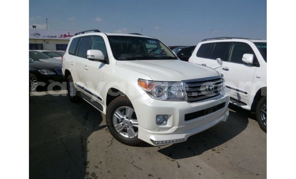 Acheter Import Voiture Toyota Land Cruiser Blanc à Import - Dubai, Namibie Acheter Import Voiture Toyota Land Cruiser Blanc à Import - Dubai, Namibie