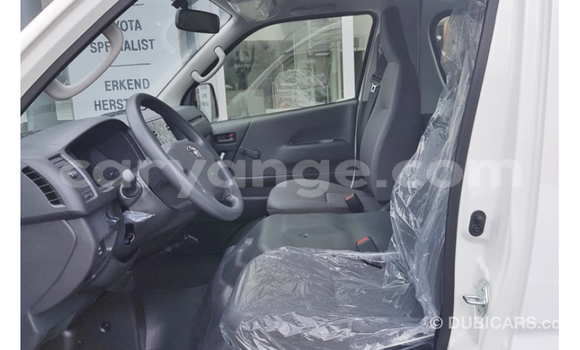 Acheter Import Voiture Toyota 4Runner Blanc à Import - Dubai, Namibie Acheter Import Voiture Toyota 4Runner Blanc à Import - Dubai, Namibie