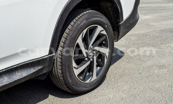 Acheter Import Voiture Toyota Rush Blanc à Import - Dubai, Namibie Acheter Import Voiture Toyota Rush Blanc à Import - Dubai, Namibie