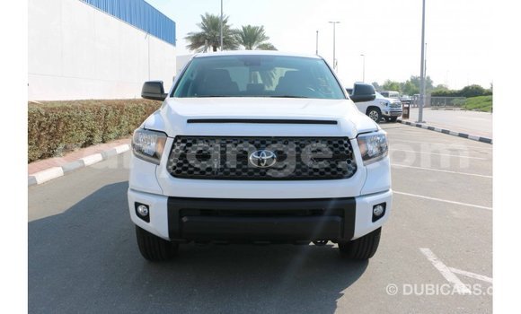 Acheter Import Voiture Toyota Tundra Blanc à Import - Dubai, Namibie Acheter Import Voiture Toyota Tundra Blanc à Import - Dubai, Namibie