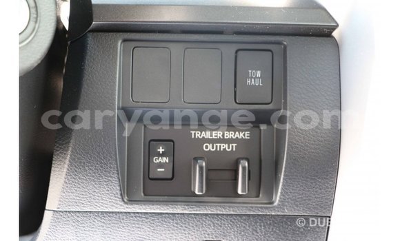 Acheter Import Voiture Toyota Tundra Blanc à Import - Dubai, Namibie Acheter Import Voiture Toyota Tundra Blanc à Import - Dubai, Namibie