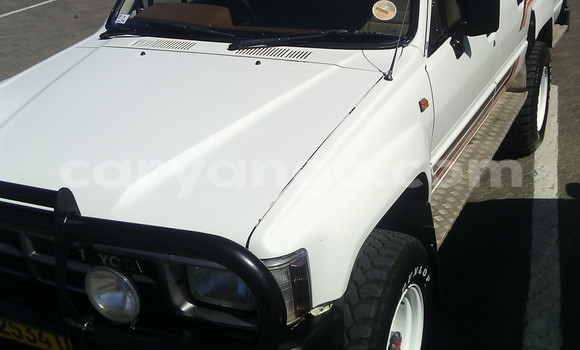 Acheter Occasion Voiture Toyota Hilux Blanc à Swakopmund, Namibie Acheter Occasion Voiture Toyota Hilux Blanc à Swakopmund, Namibie