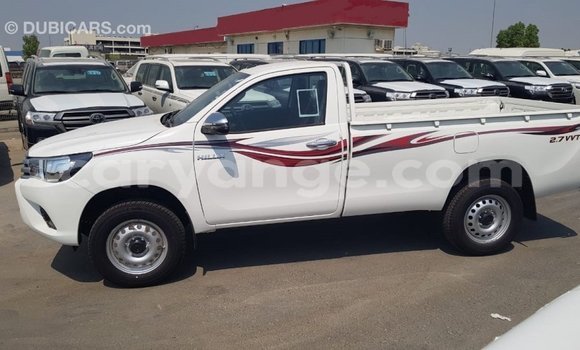 Acheter Import Voiture Toyota Hilux Blanc à Import - Dubai, Namibie Acheter Import Voiture Toyota Hilux Blanc à Import - Dubai, Namibie