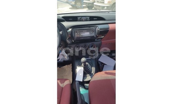 Acheter Import Voiture Toyota Hilux Blanc à Import - Dubai, Namibie Acheter Import Voiture Toyota Hilux Blanc à Import - Dubai, Namibie