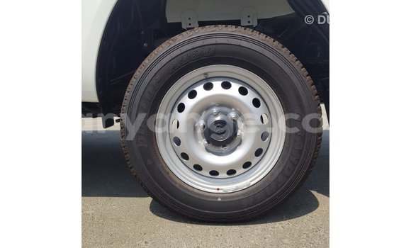 Acheter Import Voiture Toyota Hilux Blanc à Import - Dubai, Namibie Acheter Import Voiture Toyota Hilux Blanc à Import - Dubai, Namibie