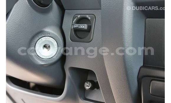 Acheter Import Voiture Toyota Land Cruiser Blanc à Import - Dubai, Namibie Acheter Import Voiture Toyota Land Cruiser Blanc à Import - Dubai, Namibie