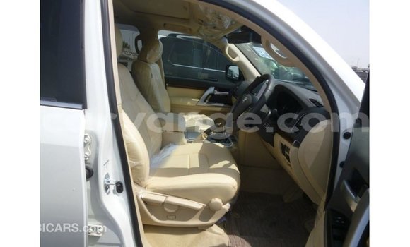 Buy Import Toyota Land Cruiser White Car in Import - Dubai in Namibia Buy Import Toyota Land Cruiser White Car in Import - Dubai in Namibia