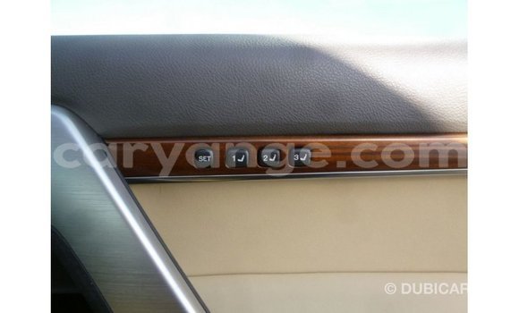 Acheter Import Voiture Toyota Land Cruiser Noir à Import - Dubai, Namibie Acheter Import Voiture Toyota Land Cruiser Noir à Import - Dubai, Namibie