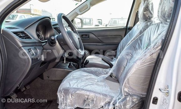 Acheter Import Voiture Mitsubishi L200 Blanc à Import - Dubai, Namibie Acheter Import Voiture Mitsubishi L200 Blanc à Import - Dubai, Namibie