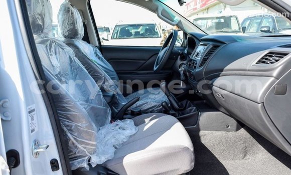 Acheter Import Voiture Mitsubishi L200 Blanc à Import - Dubai, Namibie Acheter Import Voiture Mitsubishi L200 Blanc à Import - Dubai, Namibie