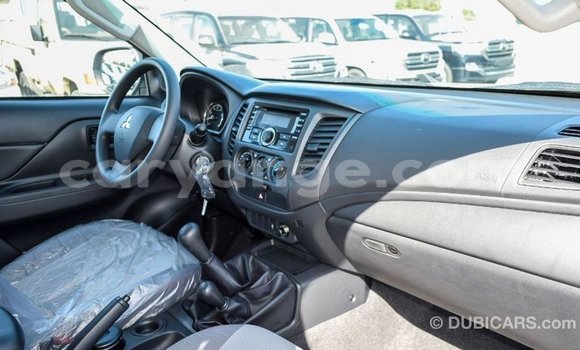 Acheter Import Voiture Mitsubishi L200 Blanc à Import - Dubai, Namibie Acheter Import Voiture Mitsubishi L200 Blanc à Import - Dubai, Namibie